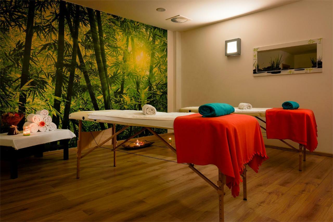 Wellness Hotel Luzan Rumburk Bagian luar foto