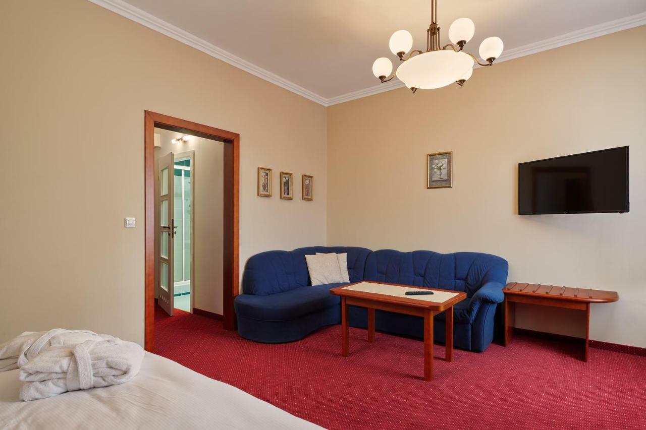 Wellness Hotel Luzan Rumburk Bagian luar foto
