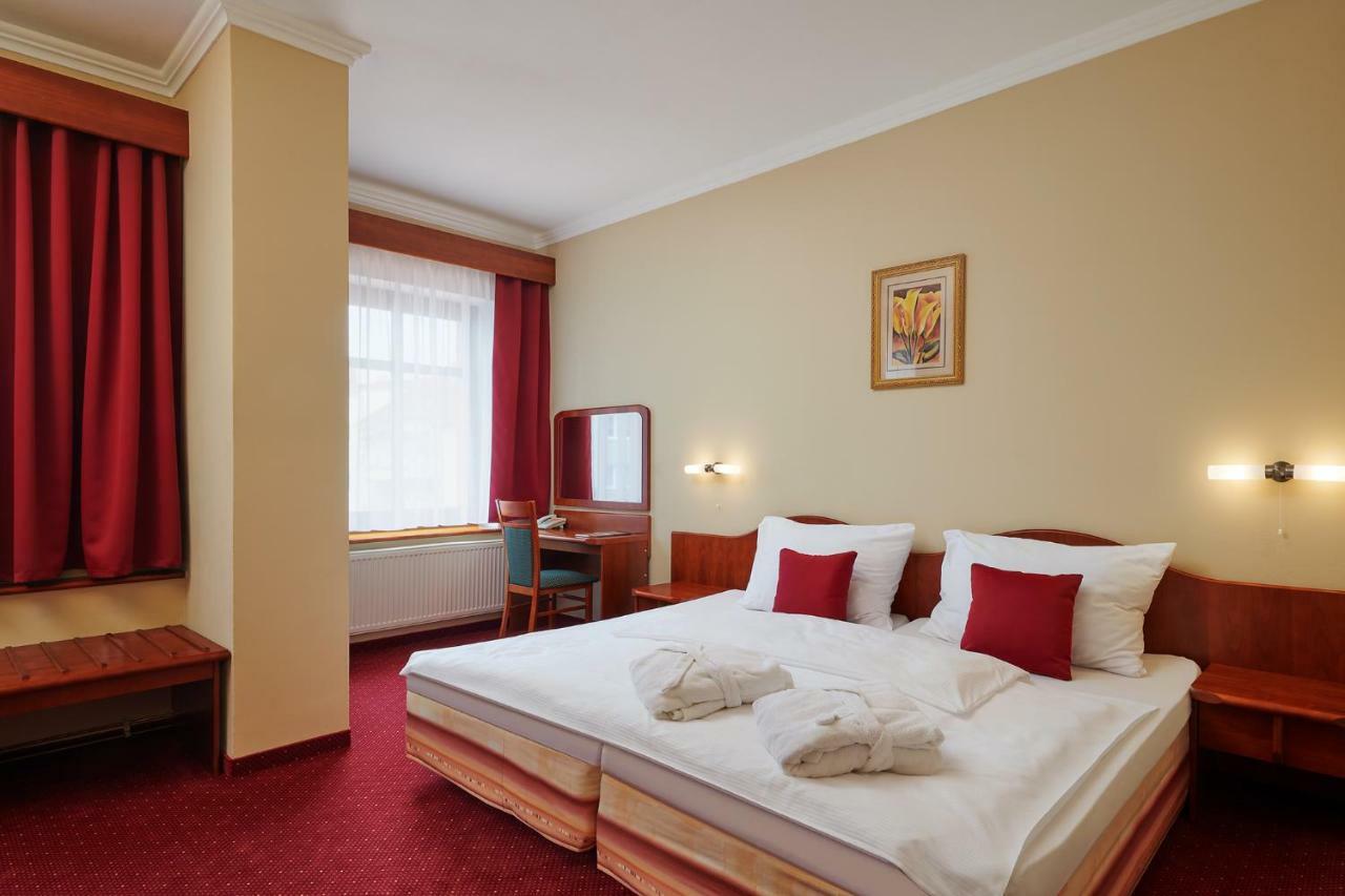 Wellness Hotel Luzan Rumburk Bagian luar foto