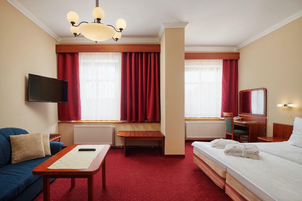Wellness Hotel Luzan Rumburk Bagian luar foto