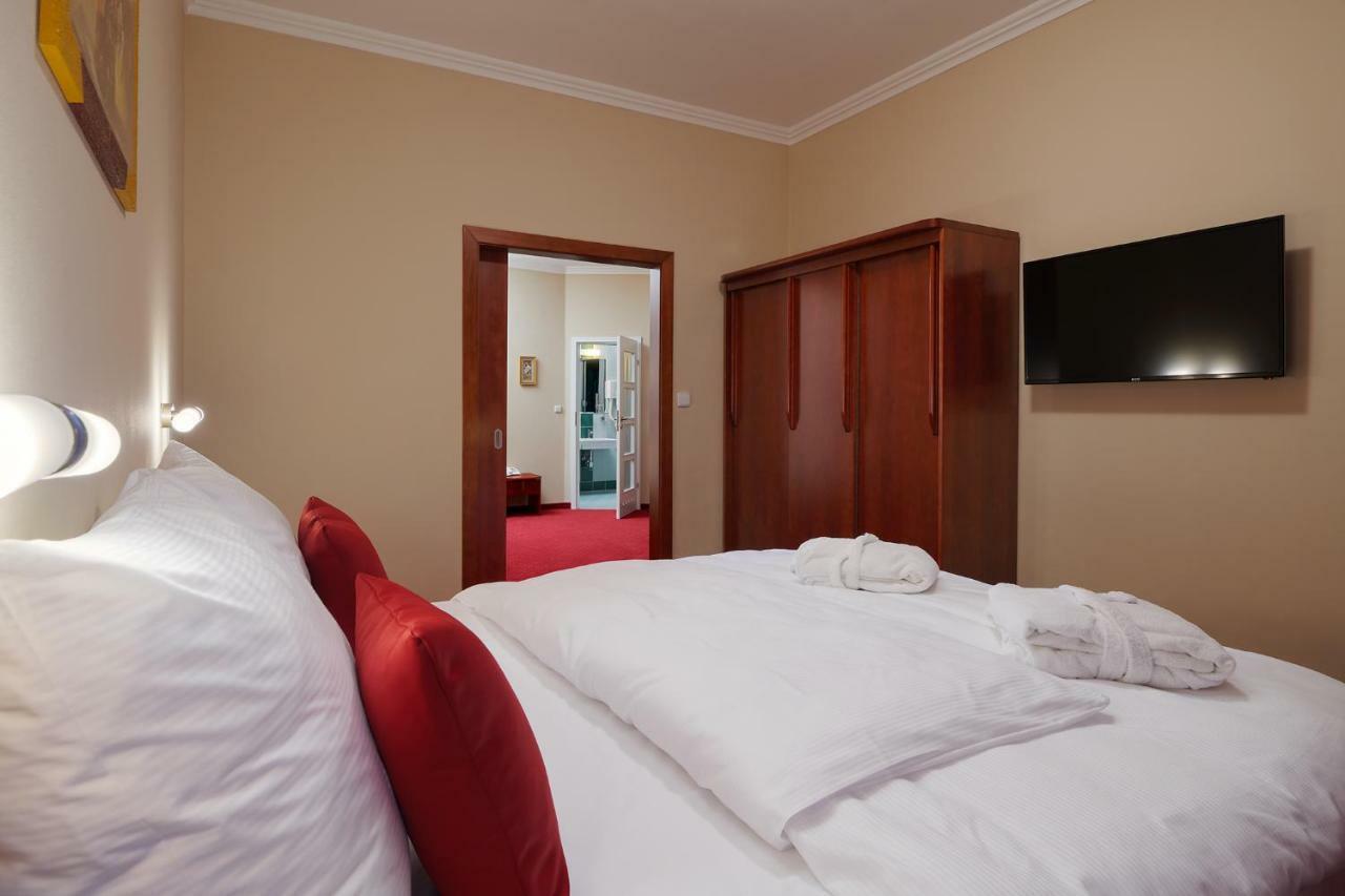 Wellness Hotel Luzan Rumburk Bagian luar foto